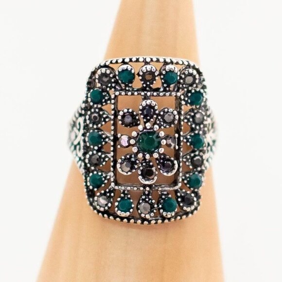 Vintage Victorian Silver Emerald Rhinestone Ring Size 9 - T1 - Picture 1 of 3